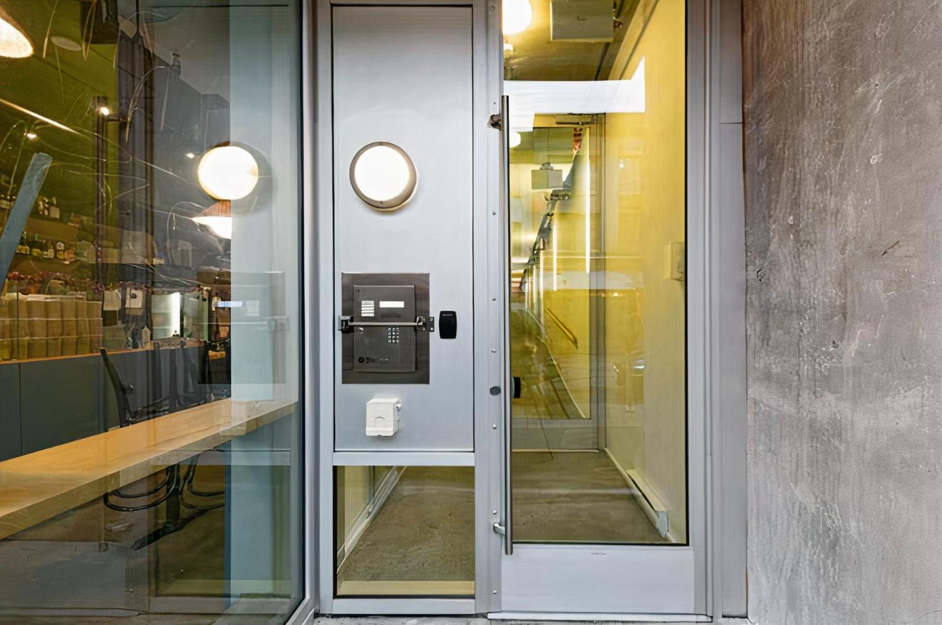 Modern, Bright & Central 1-Bed Downtown Apt Close To Rogers Arena Vancouver Zewnętrze zdjęcie